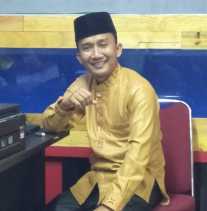 Salam hormat saya kepada adik-adik mahasiswa dan Abu Nazar 'yakin usaha sampai'