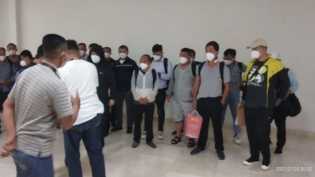PPKM Setengah Hati, Saatnya Tutup Pintu Warga Asing