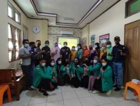 MAHASISWA STIKES HANG TUAH PEKANBARU GANDENG LURAH BINA WIDYA TAJA  KEGIATAN MMD/K