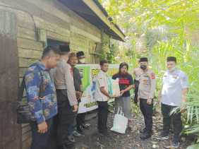 Sahabat Polisi Indonesia DPW Riau Dampingi Polsek Tambang Lakukan Jumat Berkah Dengan Berbagi Sembak