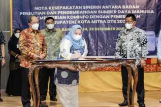 Kasmarni  teken nota kesepakatan dengan BPPPSDM Kominfo