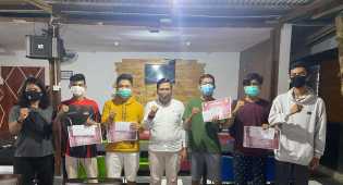Pengcab ESI Kuansing Serahkan Hadiah Kepada Pemenang Turnamen PUBG