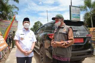 Syamsuar dan Ayat Cahyadi Tinjau Desa Ekonomi Syariah Rimba Makmur Tapung Hulu
