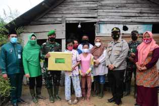 Danrem 031/WB bersama Komnas PA Riau Laksanakan Kegiatan Jumat Barokah di Tenayan Raya