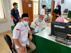 Pastikan Pengawas Bebas Covid19, Bawaslu Riau Lakukan Swab Test