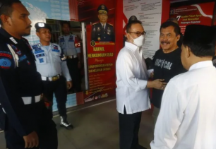 Rusli Zainal Resmi Bebas dari Lapas Pekanbaru