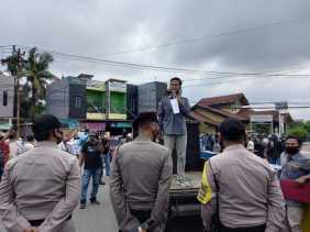 Demo di Kantor DLHK Pekanbaru dan Kejati Riau, THL DLHK: Pecat Agus Pramono !