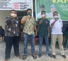 Ketua PKB Siak Hulu Edistanur S.Ei Dampingi Bupati Catur Sugeng Tinjau Giat Vaksinasi di Kubang Jaya