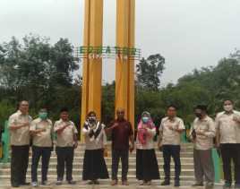 DPRD KAMPAR Kunjungi Tugu Khatulistiwa dan Makam Syech Burhanudin