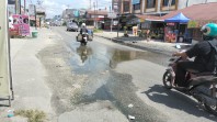 Puluhan Tahun Dibiarkan, Warga RW 16 Tobekgodang Galang Gotong Royong Perbaiki Drainase Jalan Delima