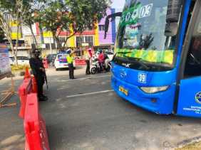 TMP Berhenti Beroperasi ,SE Bolehkan Beroperasi, di Lapangan Diadang Petugas