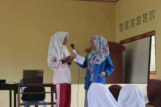 Mahasiswa UIR Edukasi Pelajar SMPN 5 Tambang Tentang Bahaya Pacaran