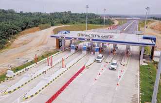 Ribuan Kendaraan Lintasi Tol Permai
