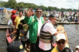 Gubri dan Bupati Mauo Ikan di Danau Bokuok Kampar