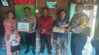 Giat Sobat, Polsek Rangsang Barat Berbagi Rezeki kepada Anak Stunting
