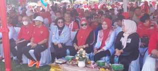 Dr. Hj. Misharti. S.Ag., M.Si. Apresiasi Pelaksanaan Kegiatan Pesta Rakyat Kampung Merah Putih.