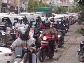 PPKM Level 4, Jalan Disekat, Masyarakat Meradang