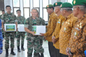Sinergitas TNI Gelar Bakti Sosial Memperingati HUT ke-79 TNI di Wilayah Riau