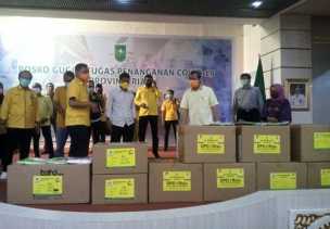 Partai Golkar Serahkan Bantuan 1.100 APD ke Pemprov Riau
