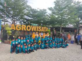 TK Mawaddah Siak Hulu Ajak Murid Belajar Sambil Bermain ke Taman Agrowisata