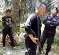 Parah, PT. SLS Diduga Bayar Jasa Brimob Polda Riau Untuk Mengamankan Kebun Diluar HGU dan Kawasan Hutan di Pelalawan