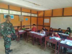 Peduli Kesehatan Siswa Perbatasan, Satgas Pamtas Yonif 645/GTY Patroli Kesehatan