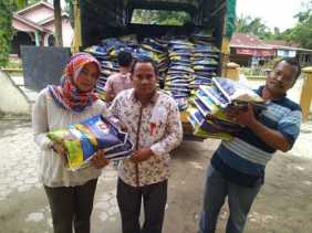 Melalui Program CD, RAPP Bagikan Ratusan Paket Sembako di Pelalawan