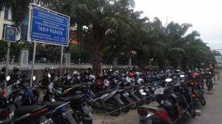 Pengelolaan Parkir di Tepi Jalan Diambil Alih Dishub Pekanbaru