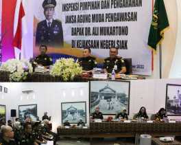 KEJATI RIAU MENDAMPINGI JAKSA AGUNG MUDA BIDANG PENGAWASAN KEJAKSAAN AGUNG RI DI SIAK