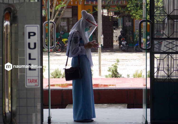Belajar Tatap Muka Digelar, Pengamat Minta Sekolah Perhatikan SKB 4 Menteri. Belajar Tatap Muka Digelar, Pengamat Minta Sekolah Perhatikan SKB 4 Menteri.i