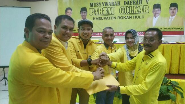 Sari Antoni Kembali Jabat Ketua DPD II Golkar Rohul Sari Antoni Kembali Jabat Ketua DPD II Golkar Rohuli