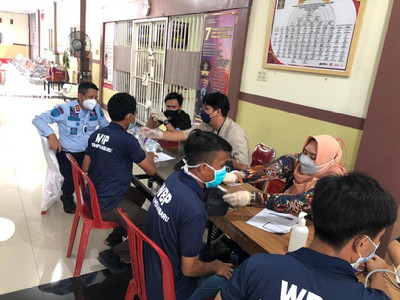 Warga Binaan Rutan Pekanbaru Diberi Vaksin Covid-19 Warga Binaan Rutan Pekanbaru Diberi Vaksin Covid-19i