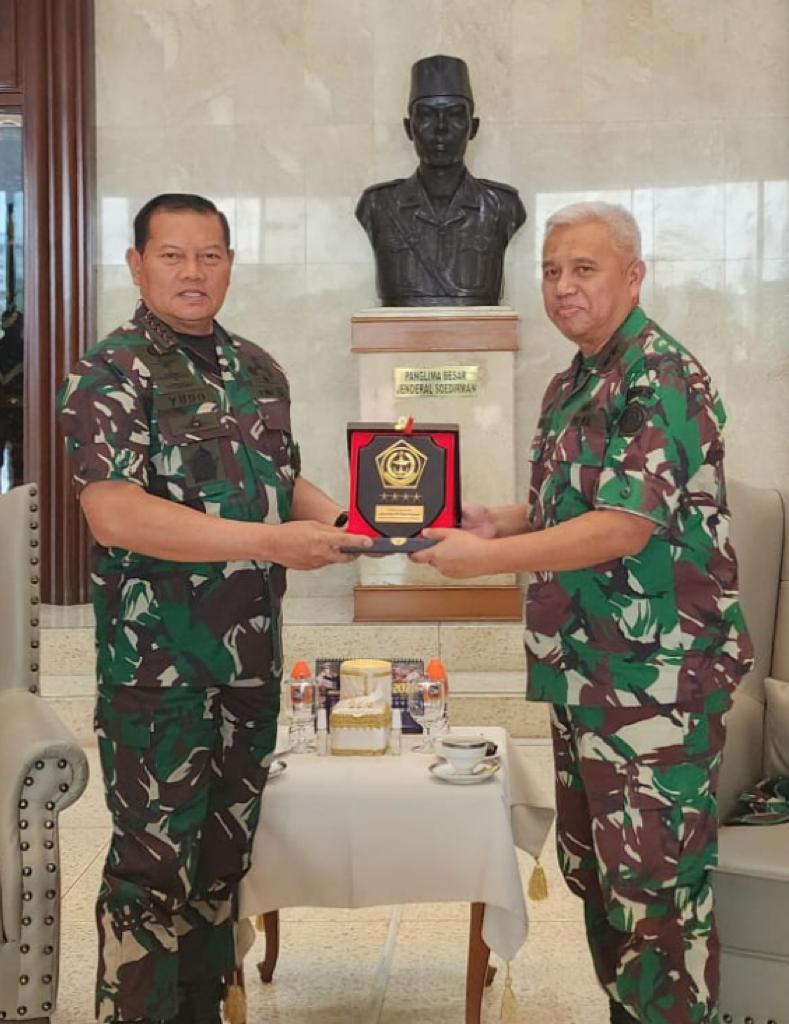 Kunjungan dan Pertemuan JAM-Pidmil dengan Panglima TNI Kunjungan dan Pertemuan JAM-Pidmil dengan Panglima TNIi