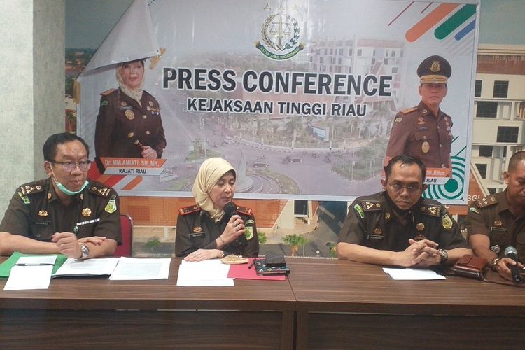 Bola Panas Kasus dugaan korupsi Video Wall Pekanbaru Bola Panas Kasus dugaan korupsi Video Wall Pekanbarui