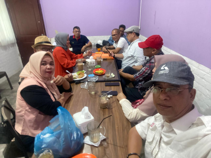 Novrizon Burman mengundurkan diri sebagai Ketua Serikat Media Siber Indonesia (SMSI) Provinsi Riau Novrizon Burman mengundurkan diri sebagai Ketua Serikat Media Siber Indonesia (SMSI) Provinsi Riaui