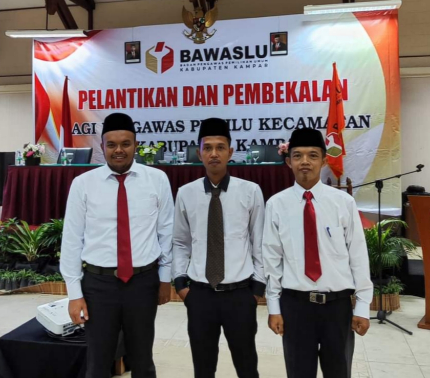 Alfedry Brewok Resmi Ditunjuk Sebagai Ketua Panwaslu Kecamatan Siak Hulu Alfedry Brewok Resmi Ditunjuk Sebagai Ketua Panwaslu Kecamatan Siak Hului