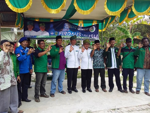 Kampanye di Siak Kecil, Firdaus-Rusli Tanggapi Berbagai Keluhan Masyarakati