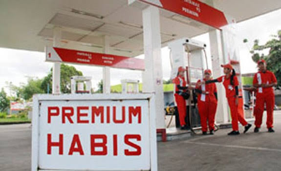 Pengamat Minta Pertamina Transparan Penyebab Premium Langka di Pekanbaru Pengamat Minta Pertamina Transparan Penyebab Premium Langka di Pekanbarui