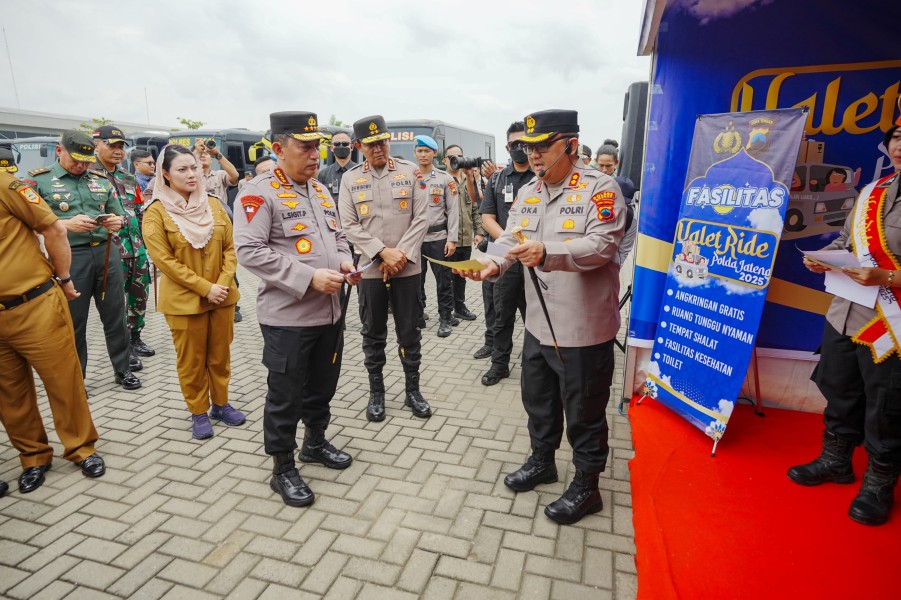 Kapolri Tinjau Kesiapan Pengamanan Mudik Lebaran 2025 di Brebes, Dukung Inovasi Valet & Ride Polda Jateng Kapolri Tinjau Kesiapan Pengamanan Mudik Lebaran 2025 di Brebes, Dukung Inovasi Valet & Ride Polda Jatengi