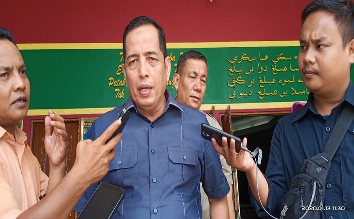 Tak Mau Tentang Fatwa MUI Soal Salat Jumat, Asri Auzar Cuma Minta Jangan Tinggalkan Masjid Tak Mau Tentang Fatwa MUI Soal Salat Jumat, Asri Auzar Cuma Minta Jangan Tinggalkan Masjidi
