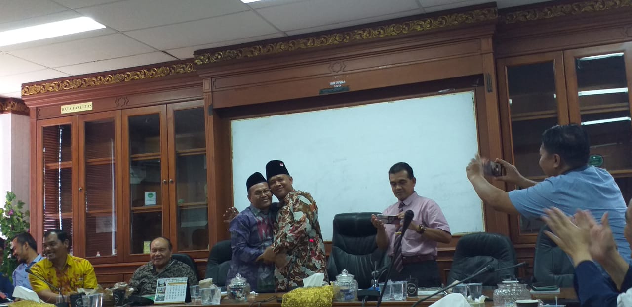 'Musim' Panas Mulai Reda, Rektor UIN Suska Akhmad Mujahidin Akhirnya Rangkul Kusnadi 'Musim' Panas Mulai Reda, Rektor UIN Suska Akhmad Mujahidin Akhirnya Rangkul Kusnadii