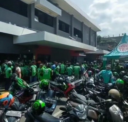 DPRD Dukung Penutupan McDonald's Pekanbaru DPRD Dukung Penutupan McDonald's Pekanbarui