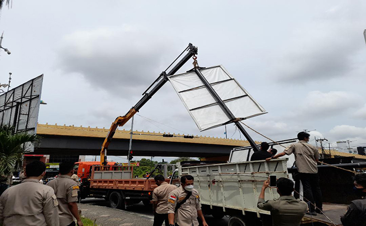 Kerugian PAD Kota Pekanbaru Dari Reklame Ilegal Capai Rp 2,7 Miliar