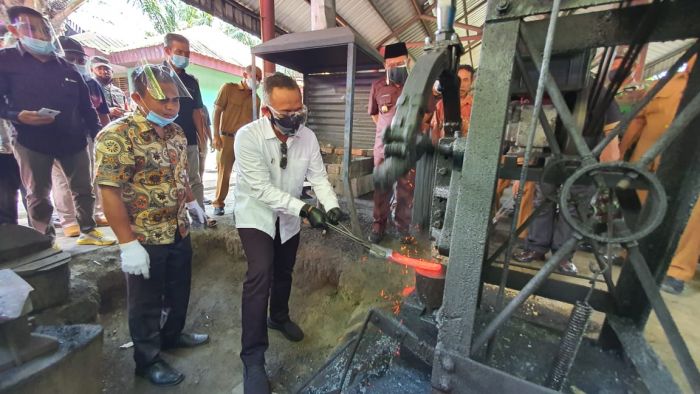 Salurkan Rp2,6 Miliar untuk UMKM Riau, Bupati Kampar Apresiasi Program Kemitraan PTPN V Salurkan Rp2,6 Miliar untuk UMKM Riau, Bupati Kampar Apresiasi Program Kemitraan PTPN Vi