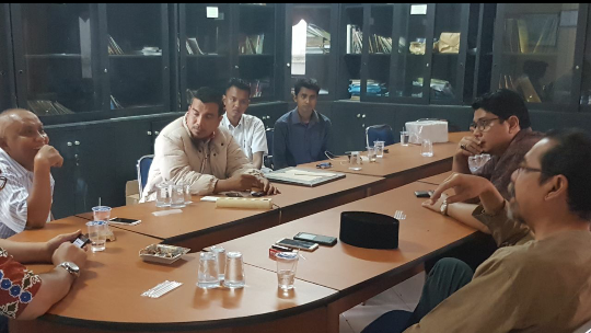 FKPMR Bersama Poros Muda Riau Undang Tokoh Masyarakat, Diskusikan Migas di LAM Riau FKPMR Bersama Poros Muda Riau Undang Tokoh Masyarakat, Diskusikan Migas di LAM Riaui