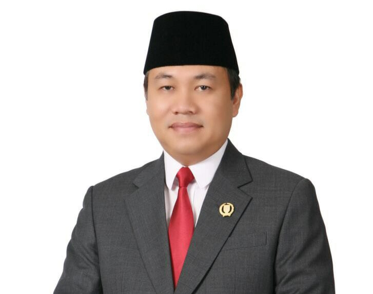 Ketua DPRD Riau Jadi Sasaran HOAX, Pengamat Hukum Ingatkan Pelaku Ada Sanksi Hukum Ketua DPRD Riau Jadi Sasaran HOAX, Pengamat Hukum Ingatkan Pelaku Ada Sanksi Hukumi