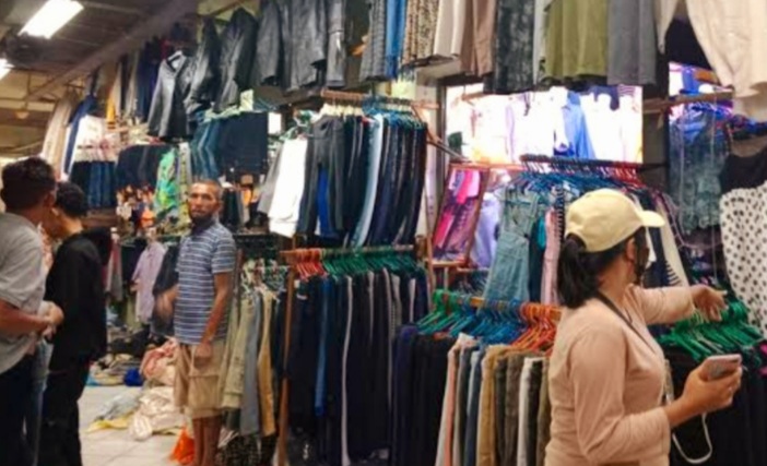 Geliat Bisnis Pakaian Bekas di Pasar Kodim Terus Menggeliat Geliat Bisnis Pakaian Bekas di Pasar Kodim Terus Menggeliati
