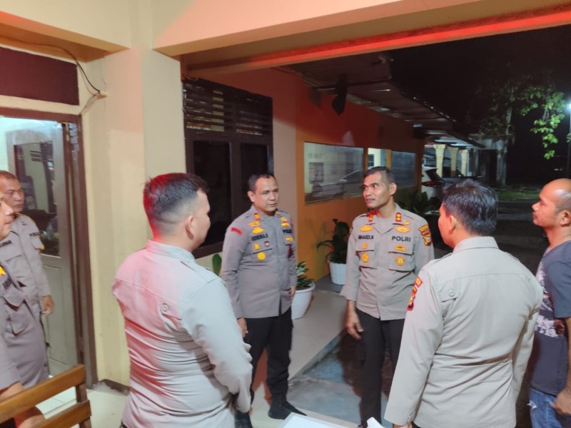 Kasus Dugaan Pencabulan Anak di Kampar Disorot: YASPI dan Kader PDIP Desak Polisi Bertindak, Kapolres AKBP Mihardi Mirwan Beri Penjelasan Kasus Dugaan Pencabulan Anak di Kampar Disorot: YASPI dan Kader PDIP Desak Polisi Bertindak, Kapolres AKBP Mihardi Mirwan Beri Penjelasani