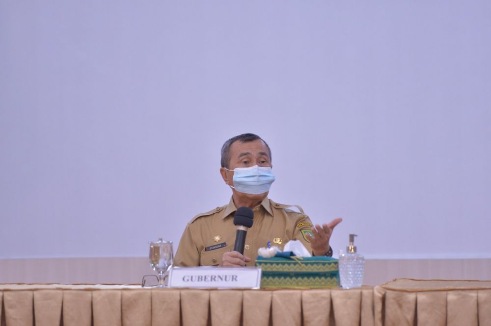Banyak kendaraan perusahaan non BM wara-wiri di Riau, Gubri: Kejar Banyak kendaraan perusahaan non BM wara-wiri di Riau, Gubri: Kejari