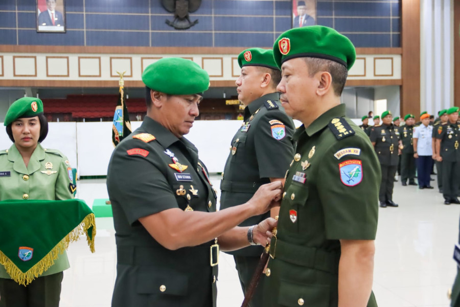 Pangdam Tanjungpura Pimpin Sertijab Kakesdam dan Kahubdam Pangdam Tanjungpura Pimpin Sertijab Kakesdam dan Kahubdami